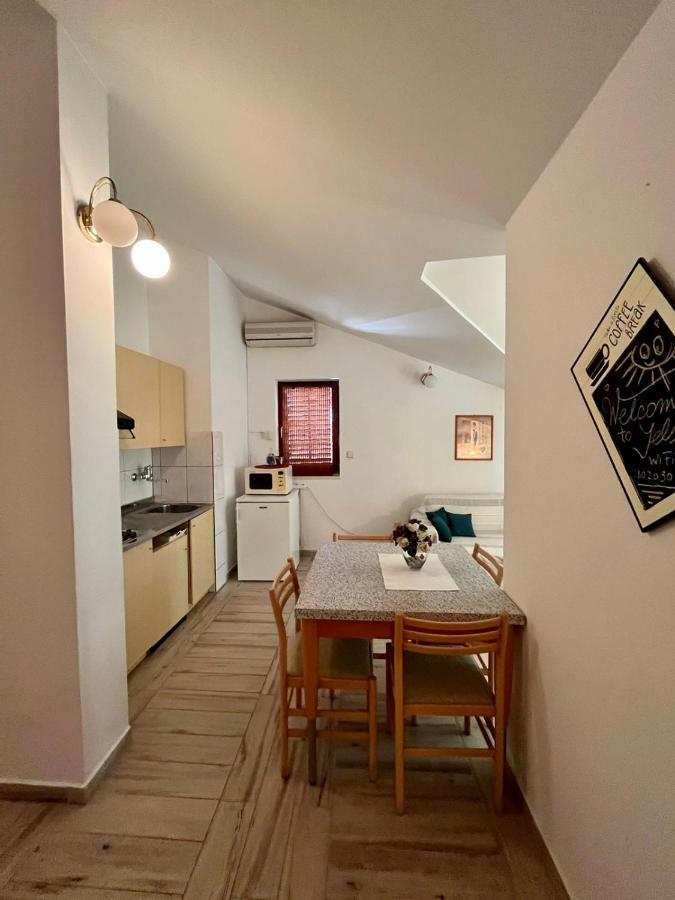 Gorana Apartman With Swimming Pool Jelsa (Hvar) Exterior foto
