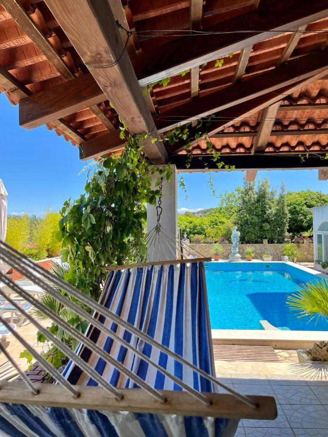 Gorana Apartman With Swimming Pool Jelsa (Hvar) Exterior foto